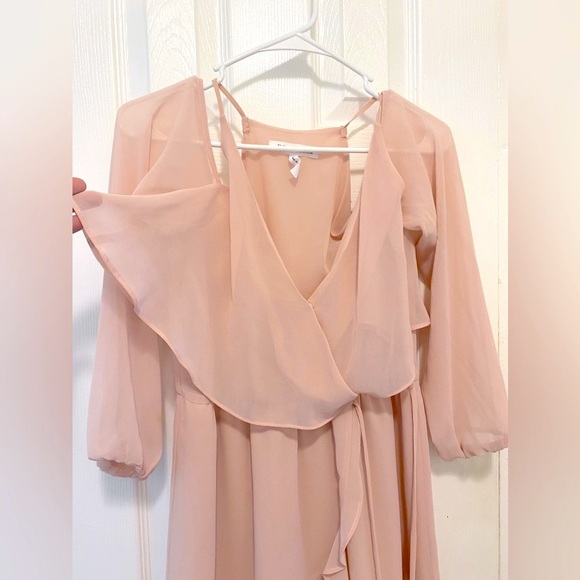 BCBG ROSE MINI DRESS With elastic waist & ruffles light material tie side - Picture 10 of 13